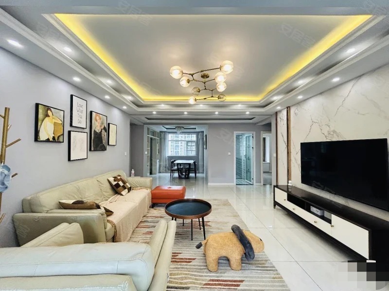 和合国际五期 ，精装四房，满二，单价5800， 电梯10楼，好楼层，边户，