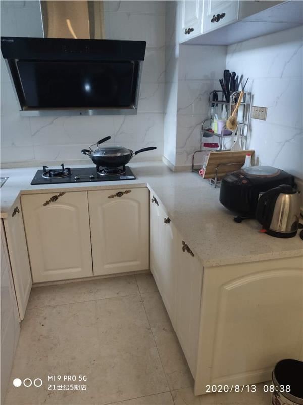 天诚缘精装小三房，全新装修未住，满五 可按揭电梯楼层好