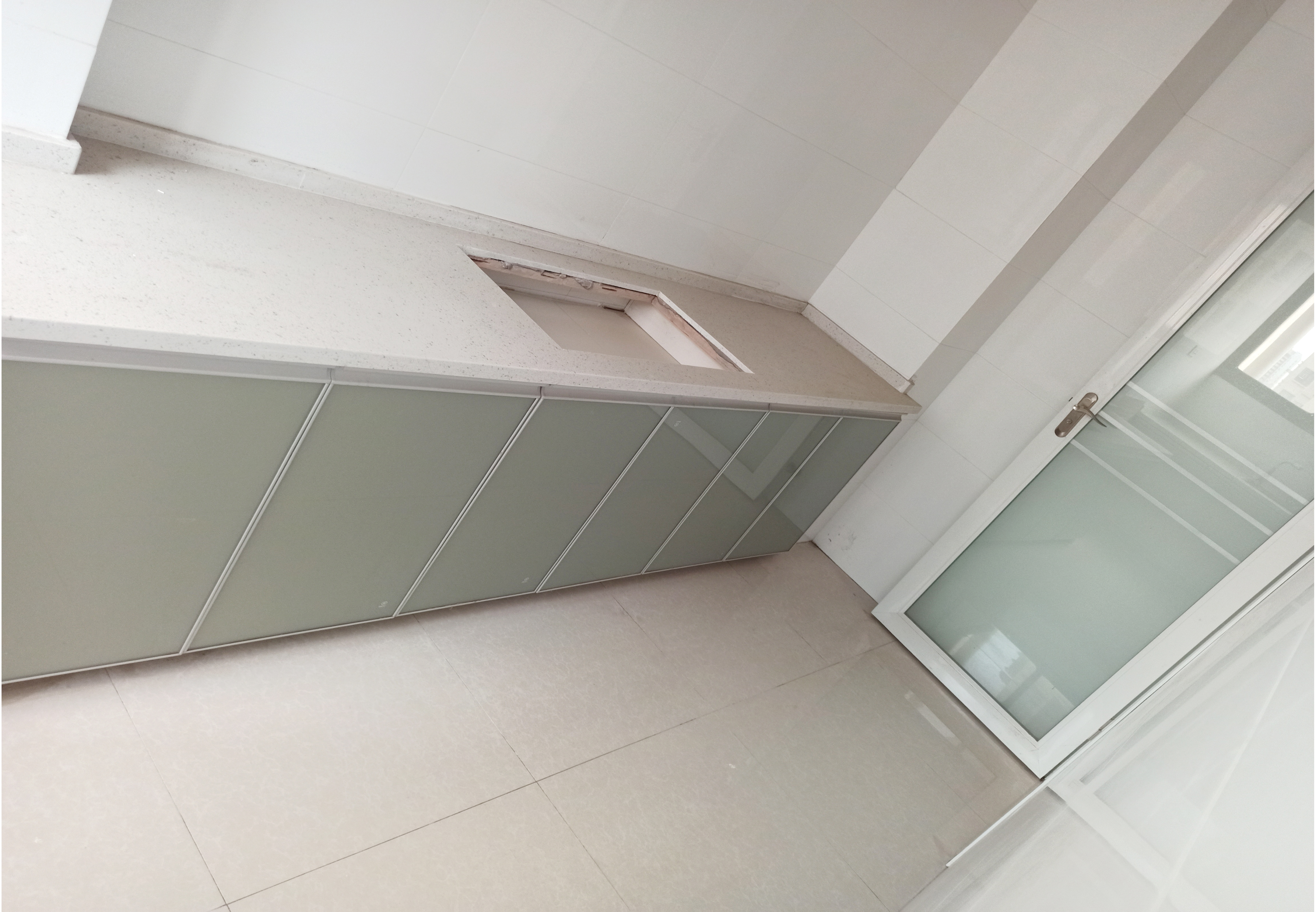 人才公寓精装大两房出租