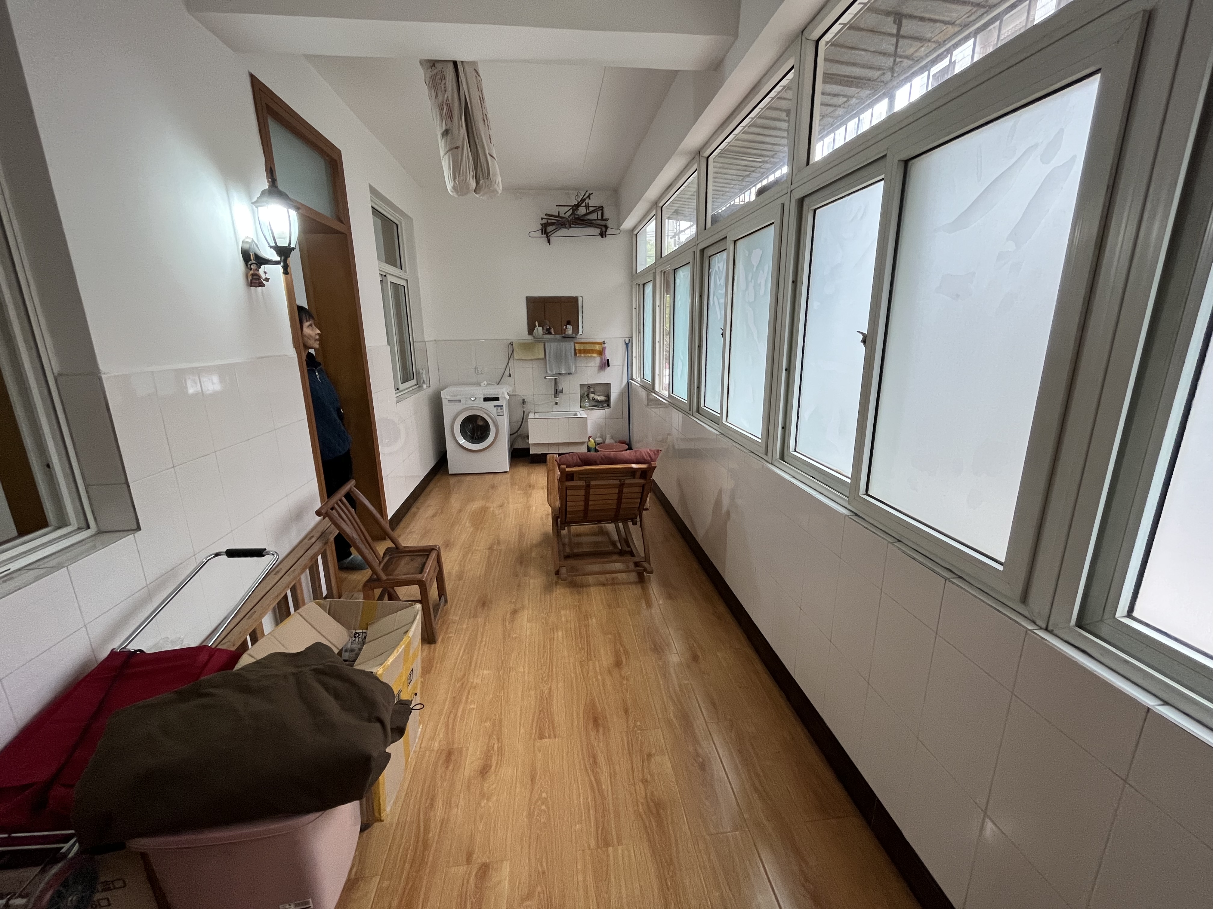 老城区，西桥，华宝小区，大三房，架空一楼，地理位置好，看房方便