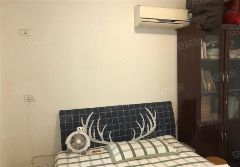 世纪雅苑精装2房，带大阳台，拎包入住，证满五，看房方便！！