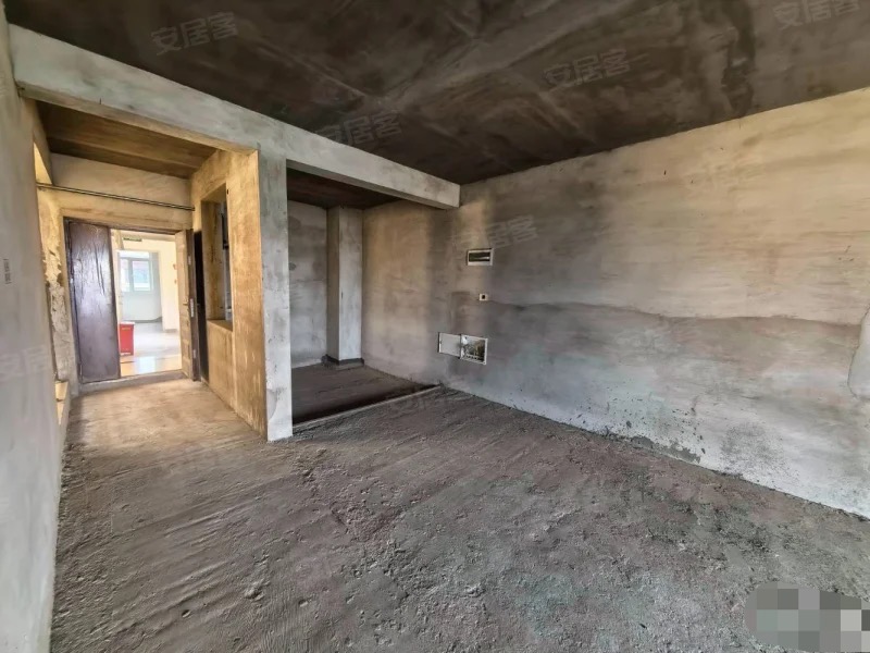 城南，银孚领秀城，单价4400，证件满二顶楼，全人车分流，证满二