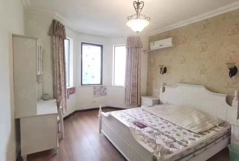 166，现亏本出售，绿地华庭锦城，步梯5楼，精装两房，大阳台，拎包入住