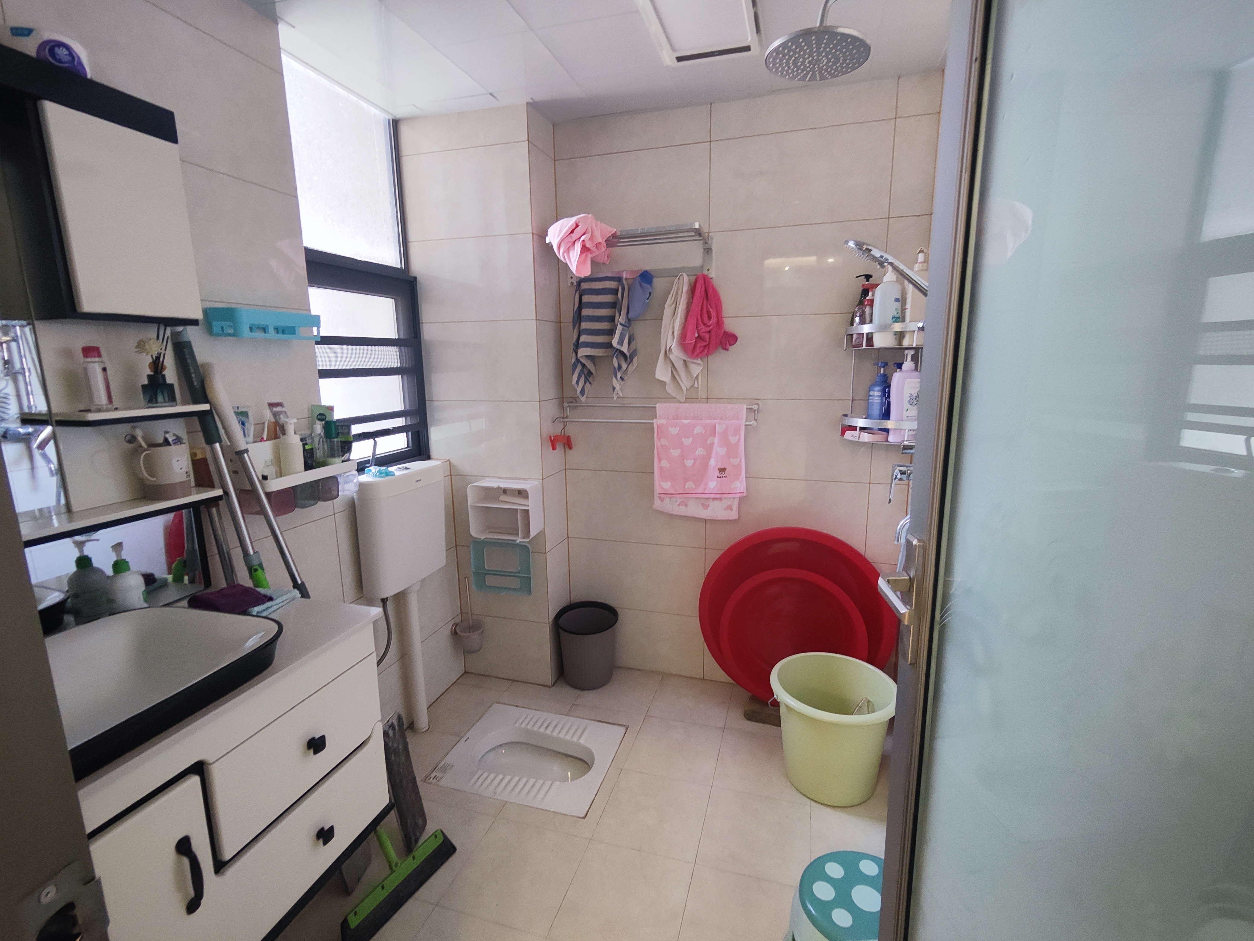 元泰未来城.精装三房两房.房子九成新.证件满二