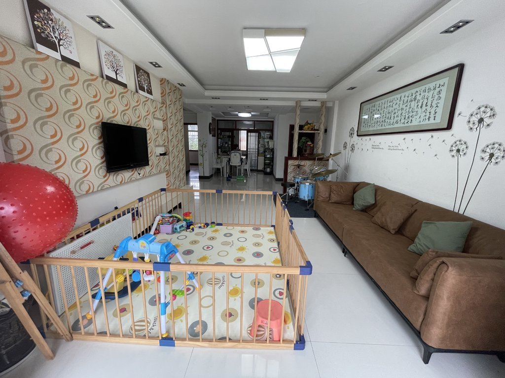 华泰家园步梯好楼层沃尔玛旁商业发达户型通透税费少