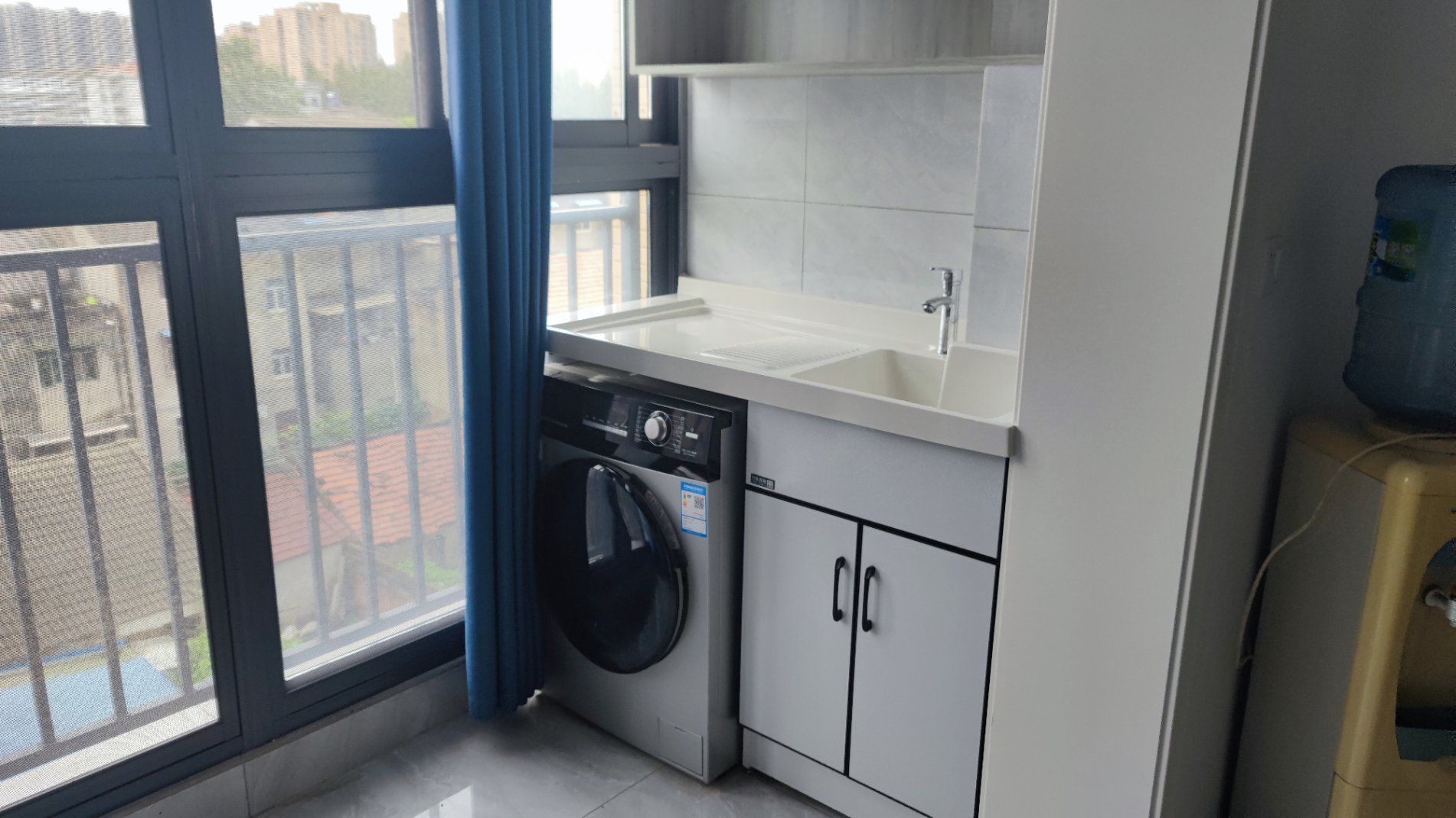 沔阳学府园2室2厅1卫全新精装修家具家电齐全优价出租！