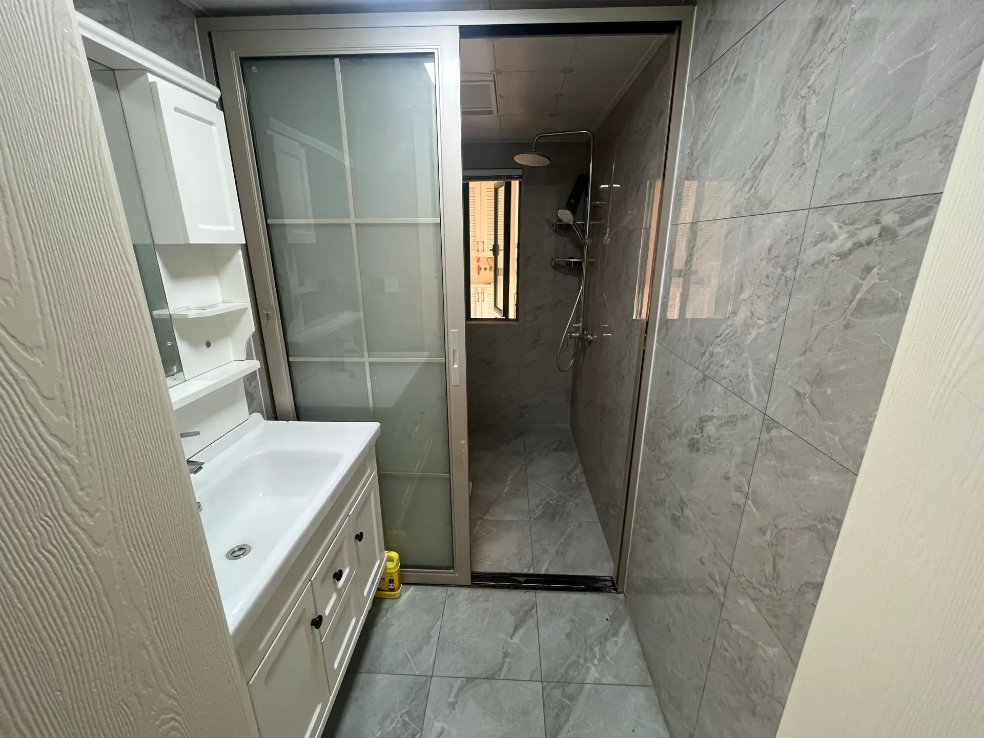 捡漏，新城壹号五期，边户，精装三房，好楼层，证满二，9成新