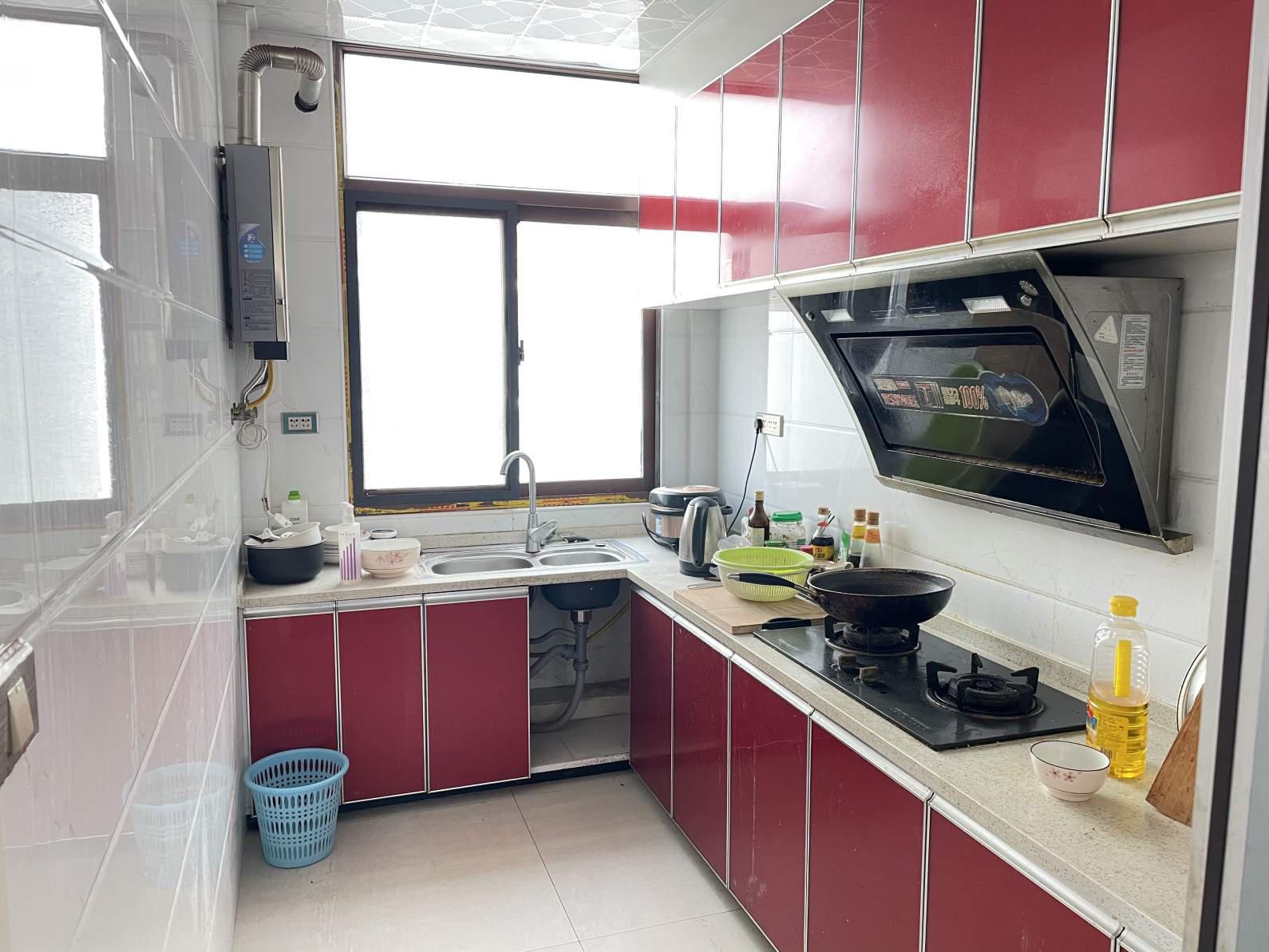 江汉名居花园洋房装修三房拎包入住