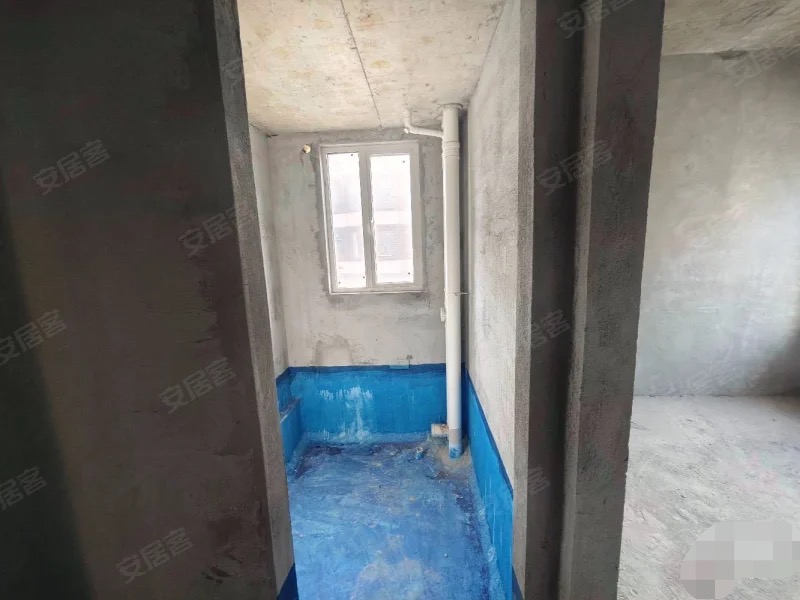 急售，城南，蓝天白云，电梯好楼层，带车位，捡漏