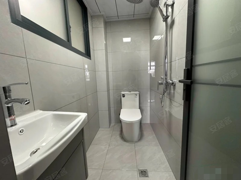 368，仙桃中学旁，复式楼，加装电梯小高层，好楼层，老证，大院子好停车，单价3300+，