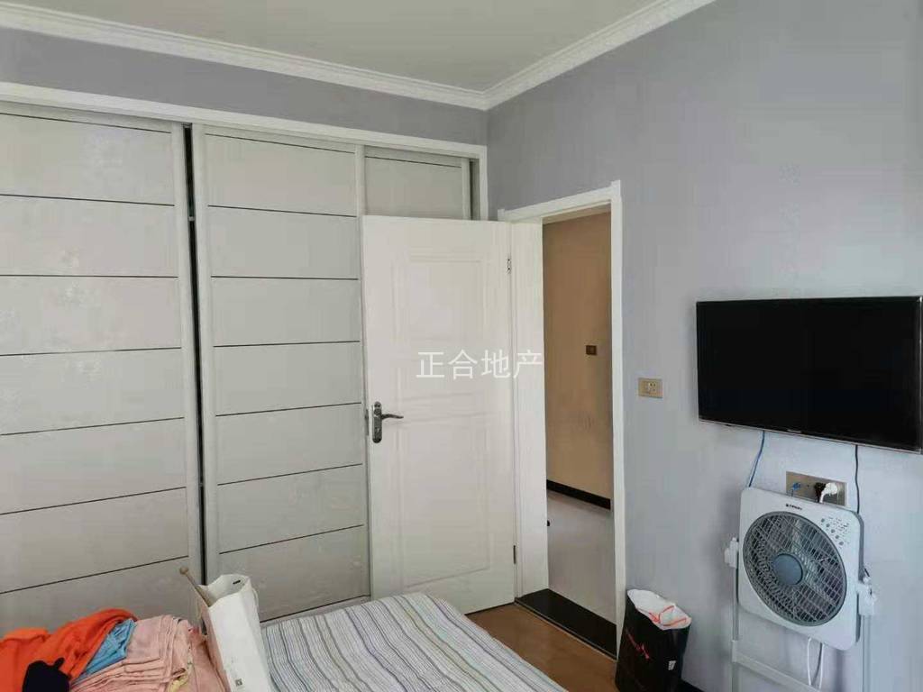 降价急卖，新城壹号，精装三房，电梯好楼层，单价5200，成色新