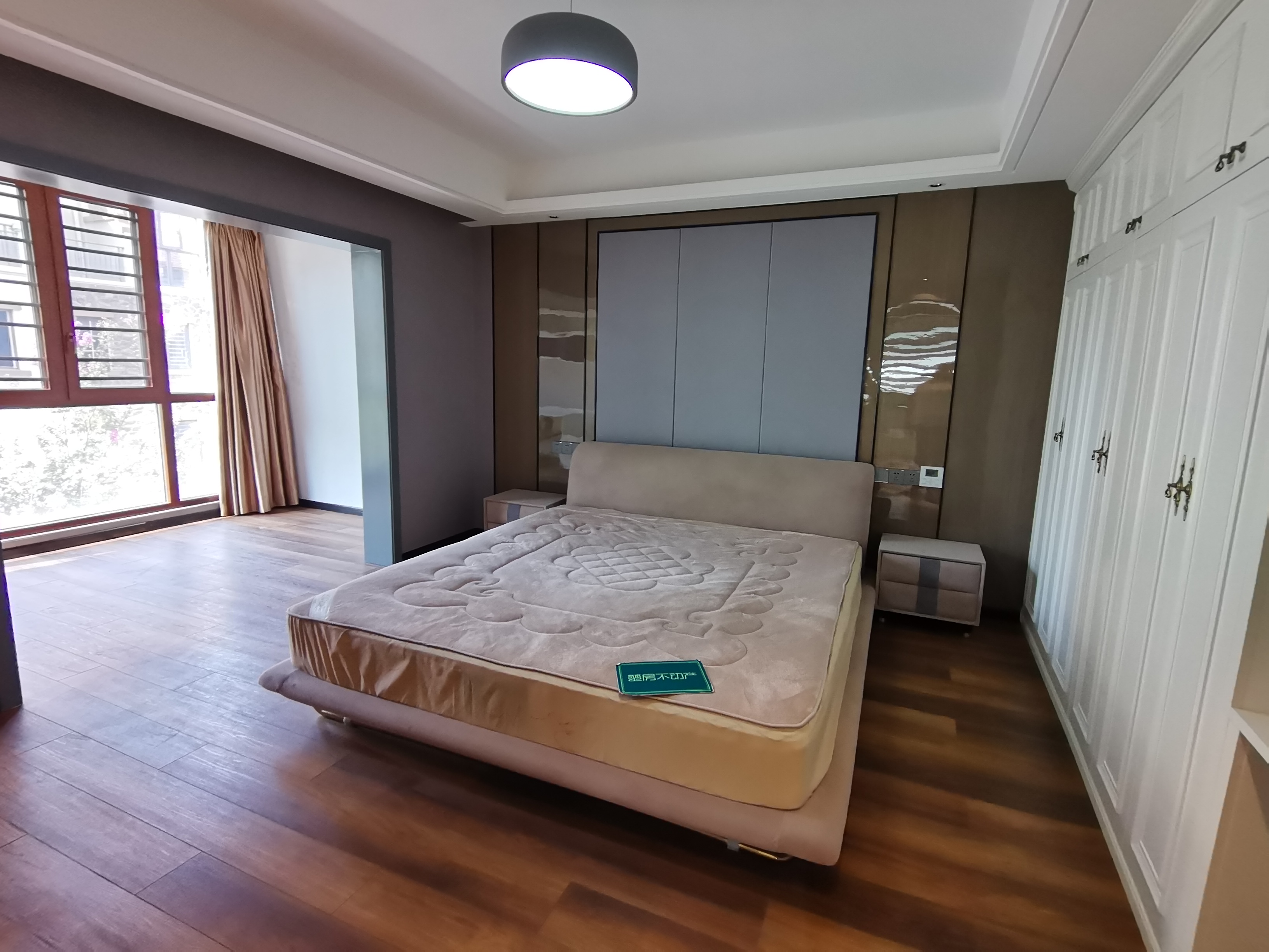 御江湾别墅.全屋品牌装修.光装修都花了90几个.房子带超大院子.看房有密码