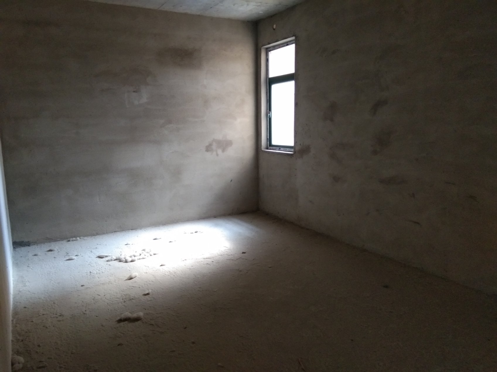 新城壹号五期毛坯小三房