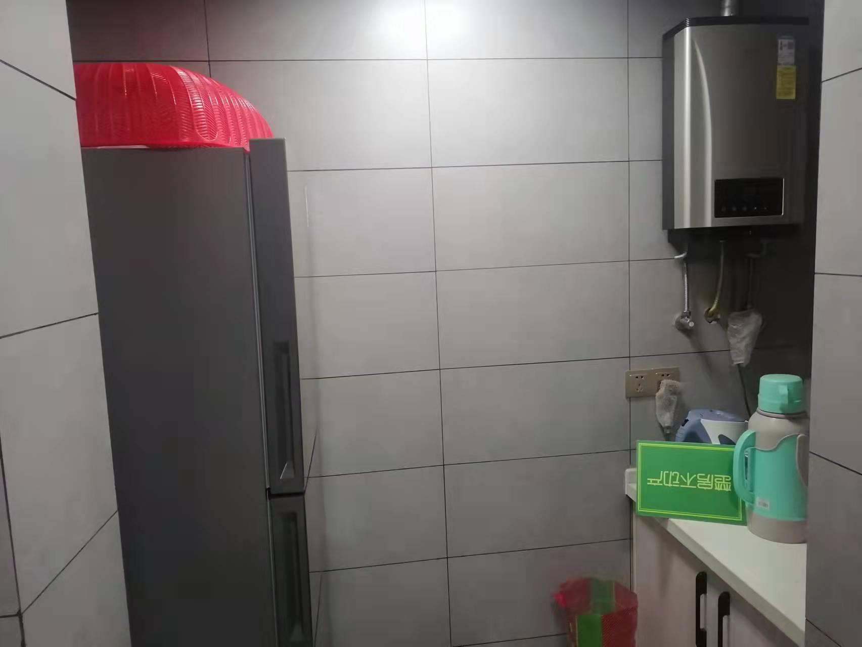 公园世家精装小三房中间楼层满二