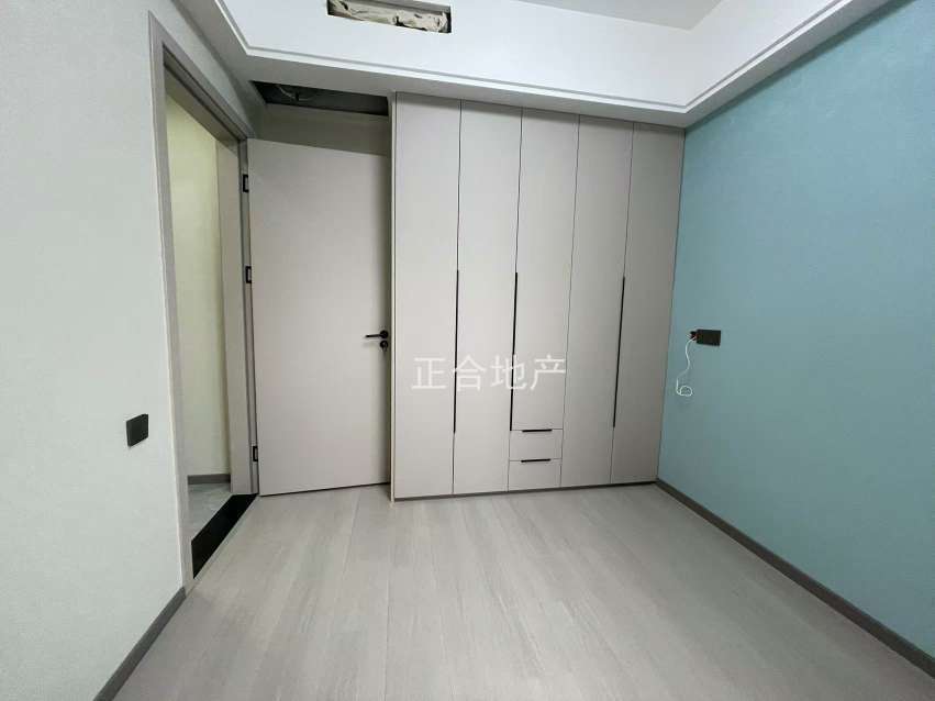 降价了，降价了，城南，南国明珠，电梯好楼层，精装三房，全新装修，一天未住，满二