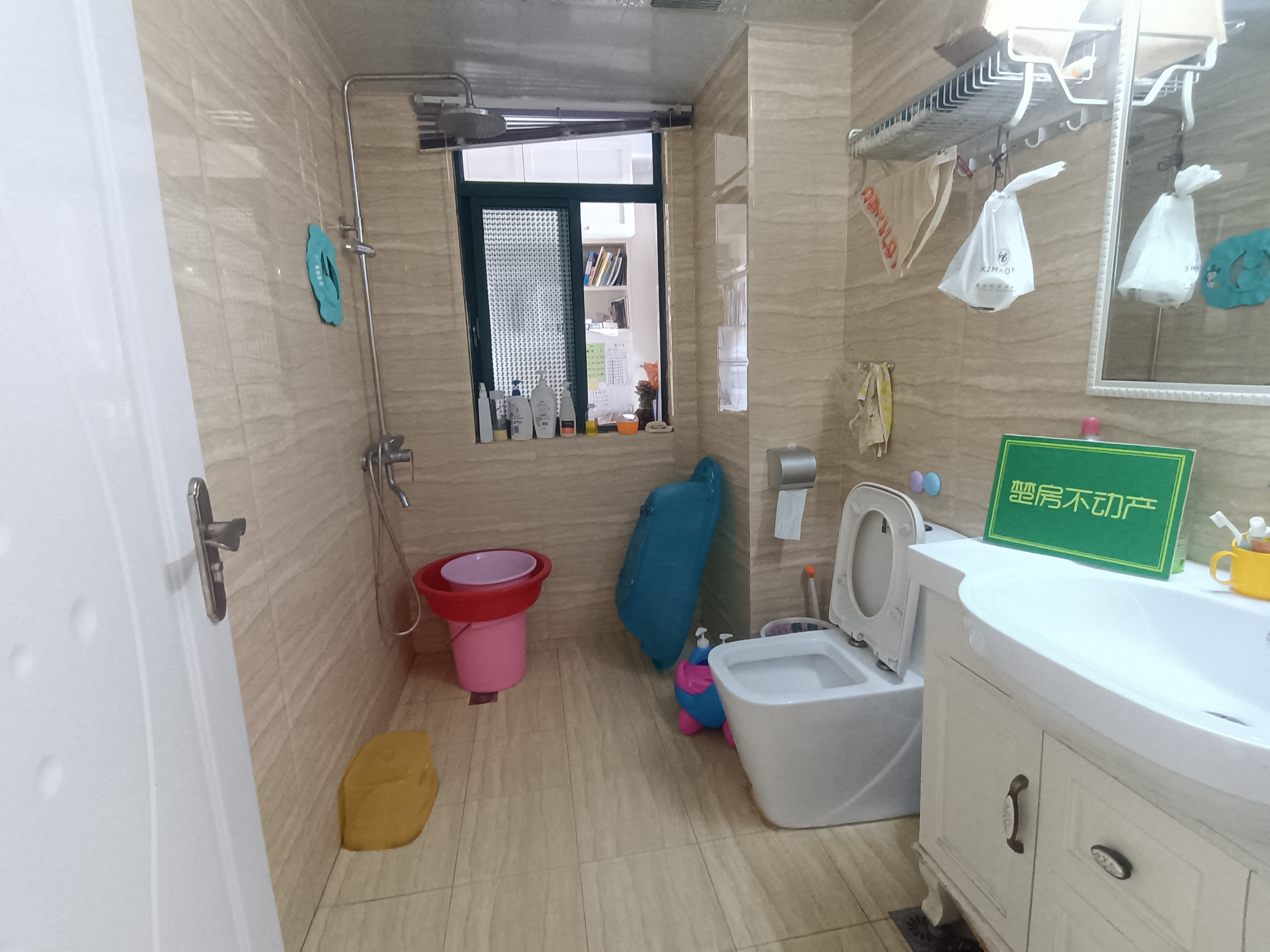 时代广场车站旁精装三房下楼菜场方便狠诚意出售