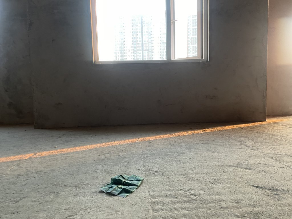 锦绣江山瑞园.毛坯大三房，小区绿植环绕，中间小高层