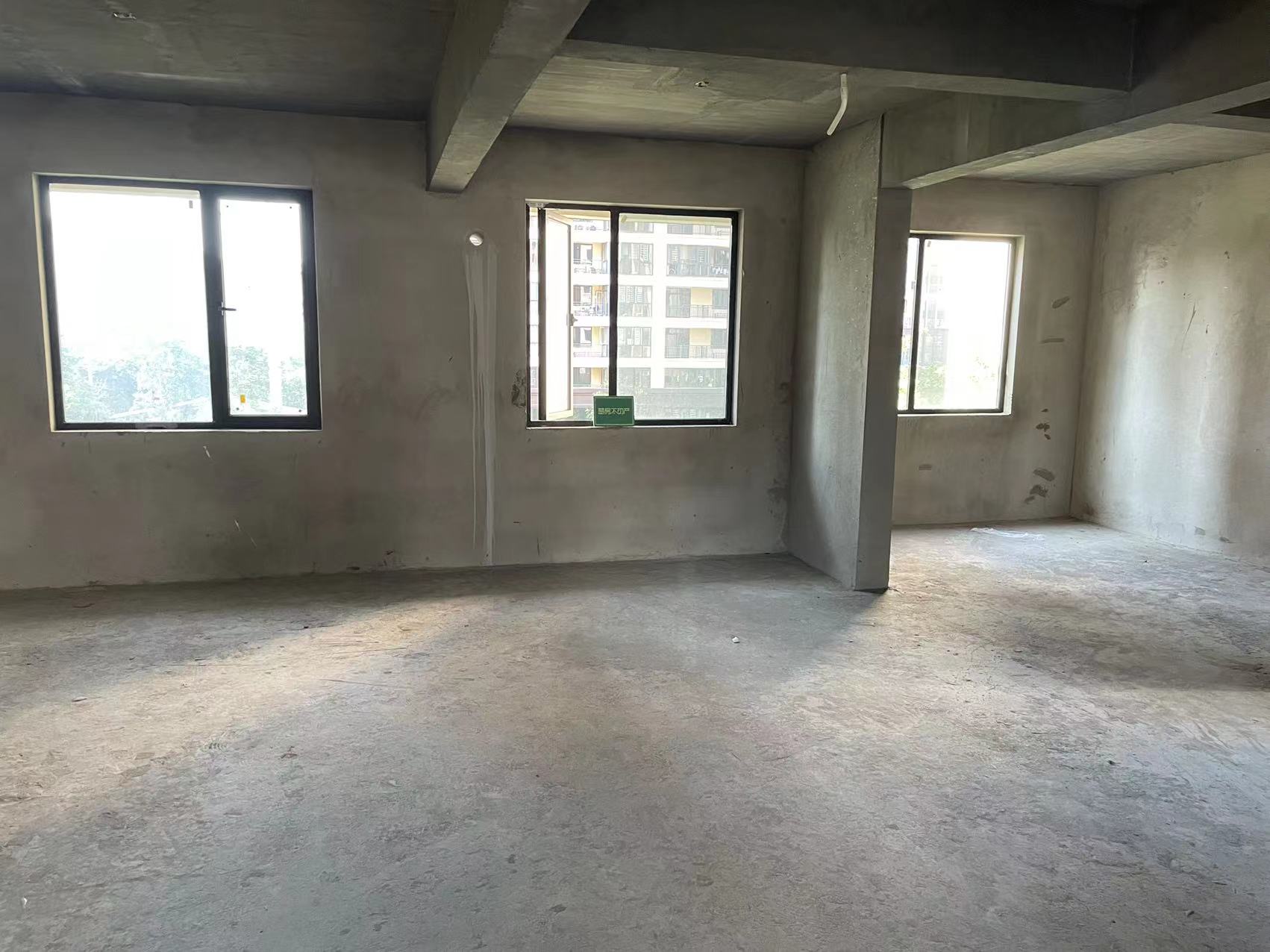 荣怀基地世家，毛坯大四房，小高层，2梯2户，看房方便，视野好