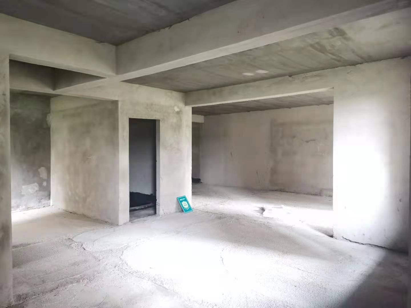 沔阳清华园114平毛坯三房两卫，新二中旁小区环境好！