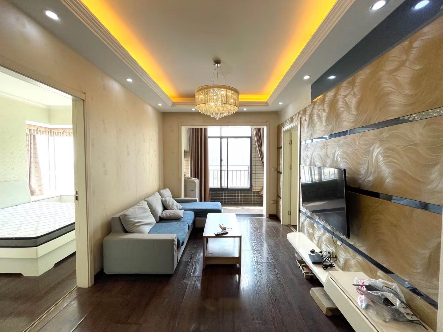 和合国际城 精装两房 家电齐全 1400/月 好看房