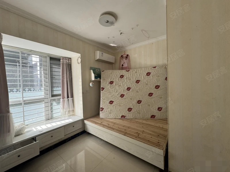 降价了，降价了​房东急售，城南，福星城，精装修大两房，单价4100，证满两年，税费低，证满二