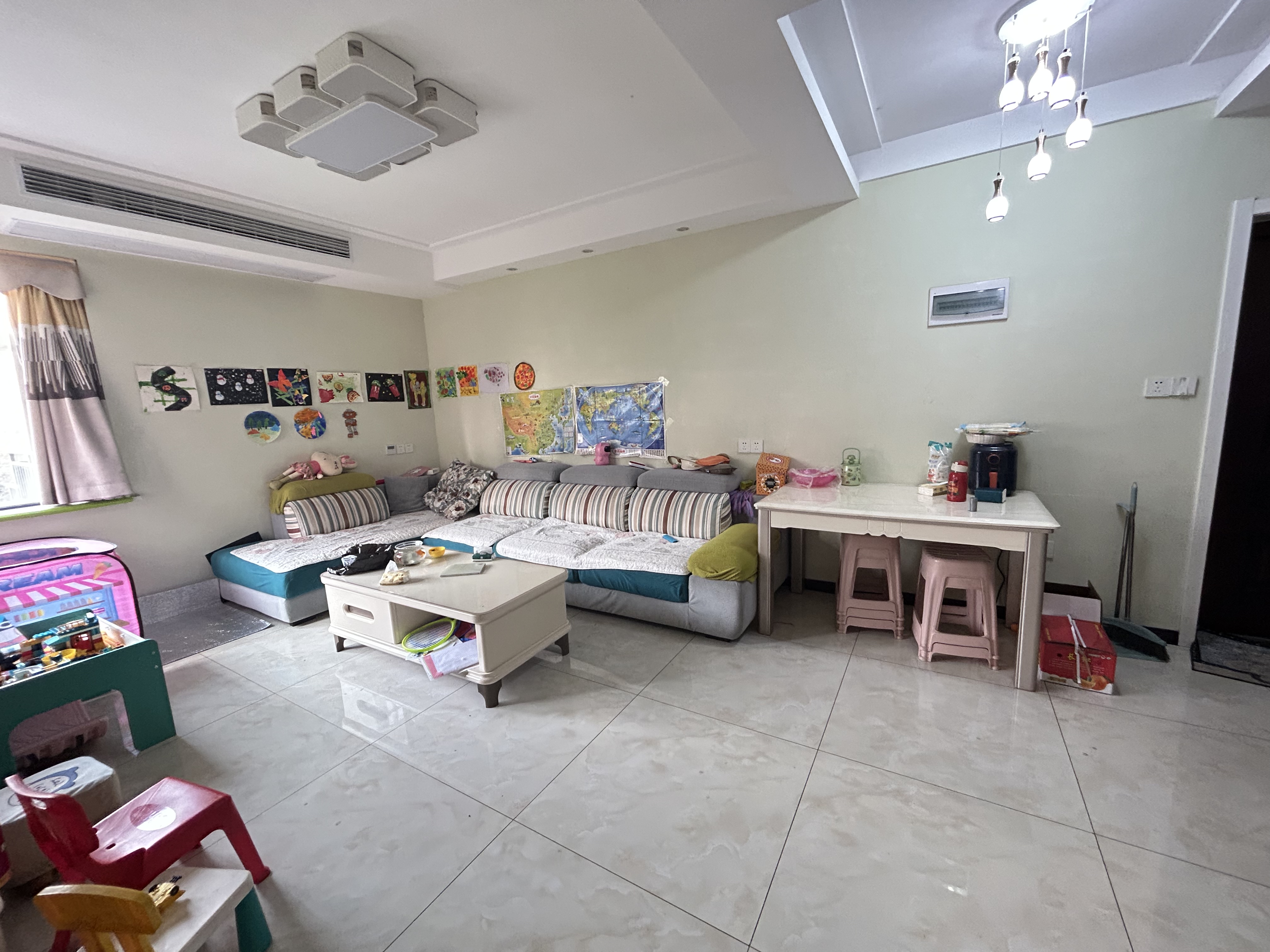 金域城邦，精装小三房，诚心出售，证在手，满二