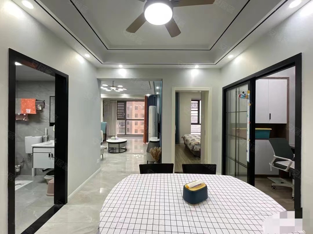 94，康湾一品,，精装三房，毛坯价格！​9.9成新，证满二，南北通透，手慢无