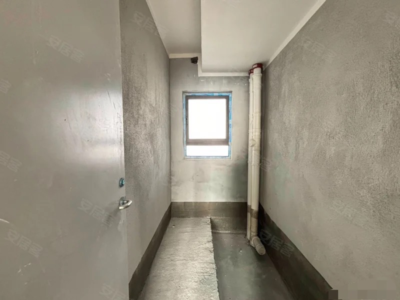 272，吾悦，凤凰层，现房。比补贴便宜多了，单价5000，一手网签，采光好