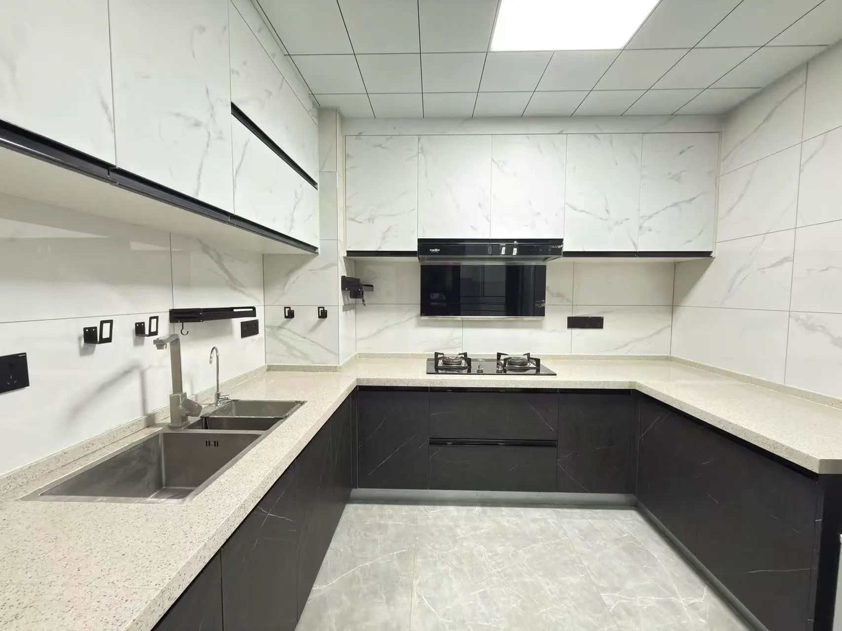 城南，领秀城，精装大三房，好楼层，户型方正，人车分流，满二，送车位