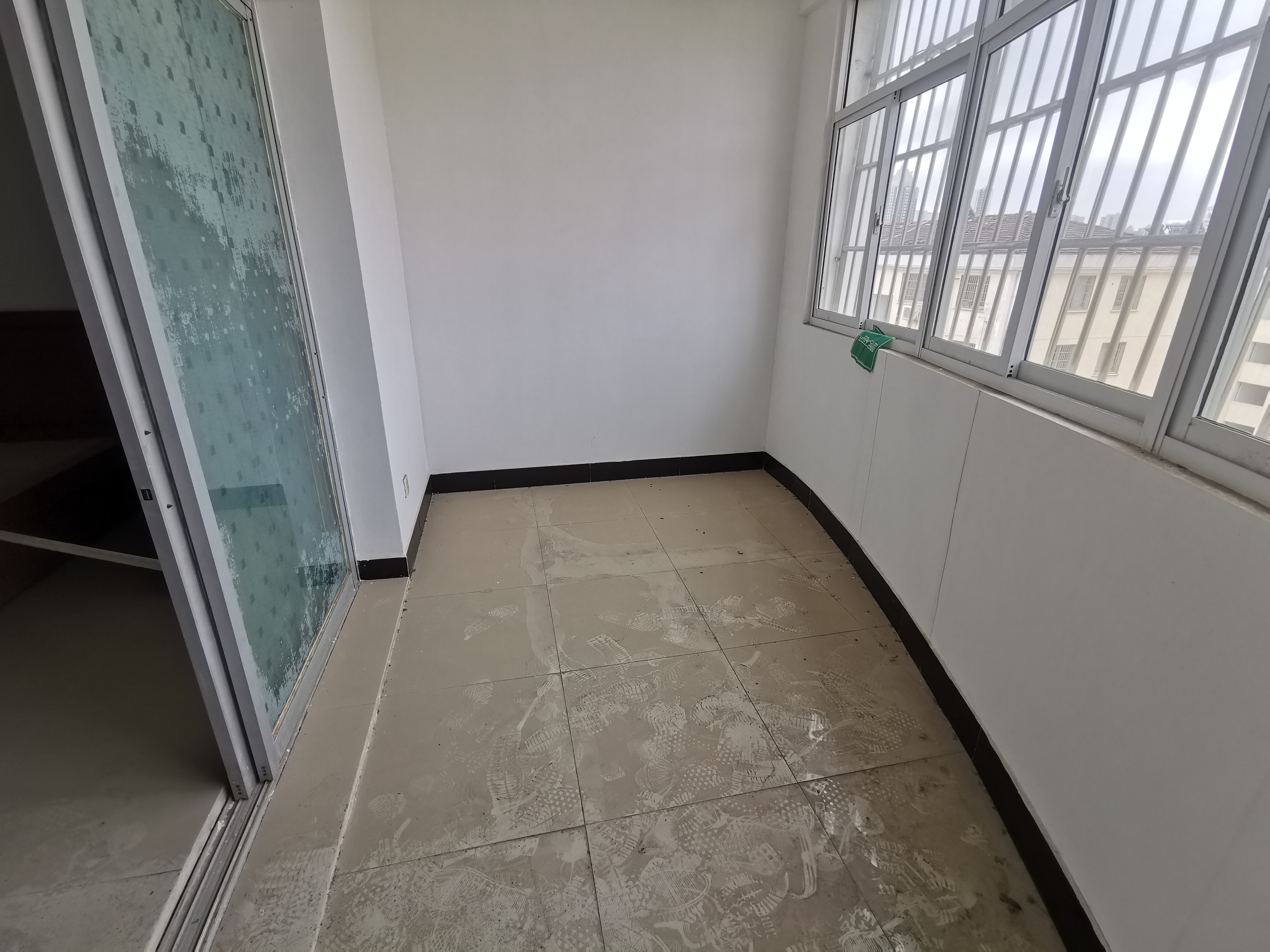 德政园普装大三房南北通透非常便宜 看房