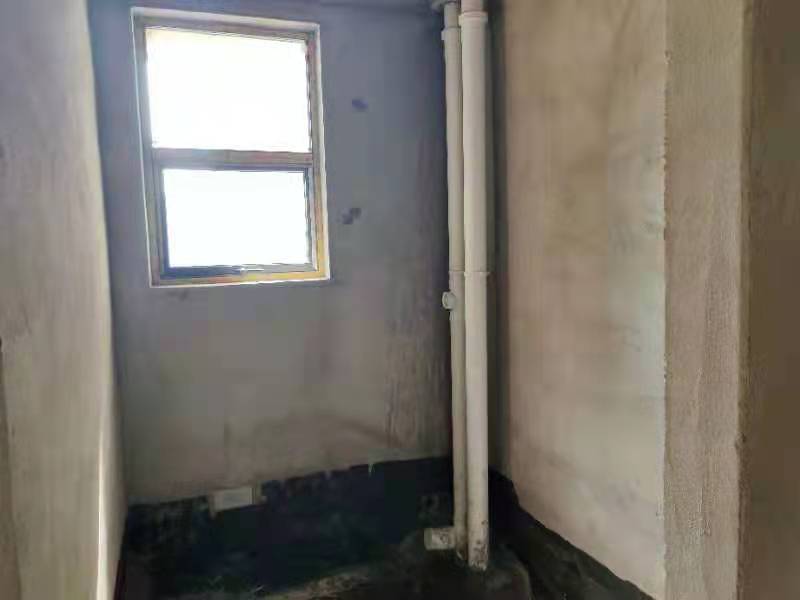 都市高尔夫南城次新小区电梯中高层视野奇好两房单价4500