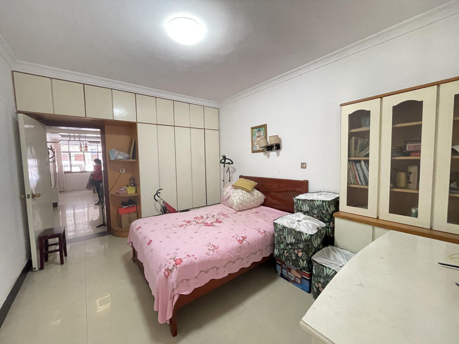 物贸宿舍武商附近