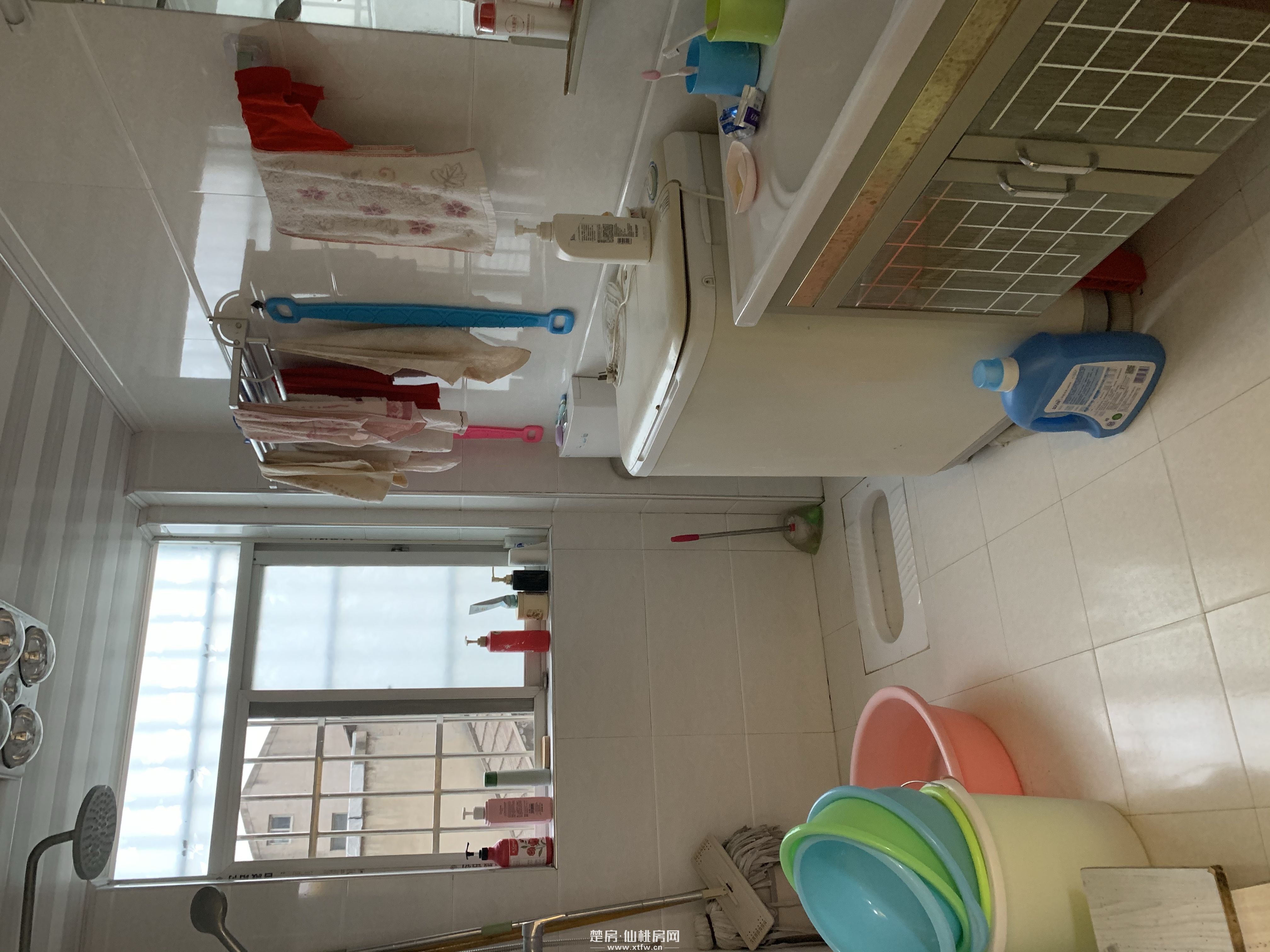 公交文明小区，有天然气，拎包就可入住