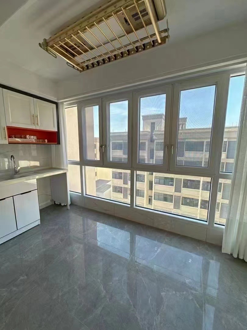 110，急售，荣怀，电梯小高层边户，精装三房，业主一天未住，价格可谈，证满二