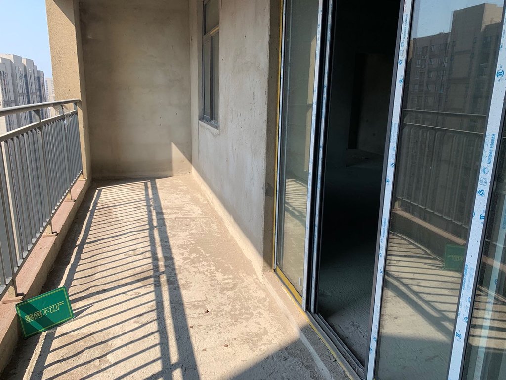 元泰未来城B湖景房3.15层高观光电梯2梯2户四阳台设计城南少有的湖景房南北通透