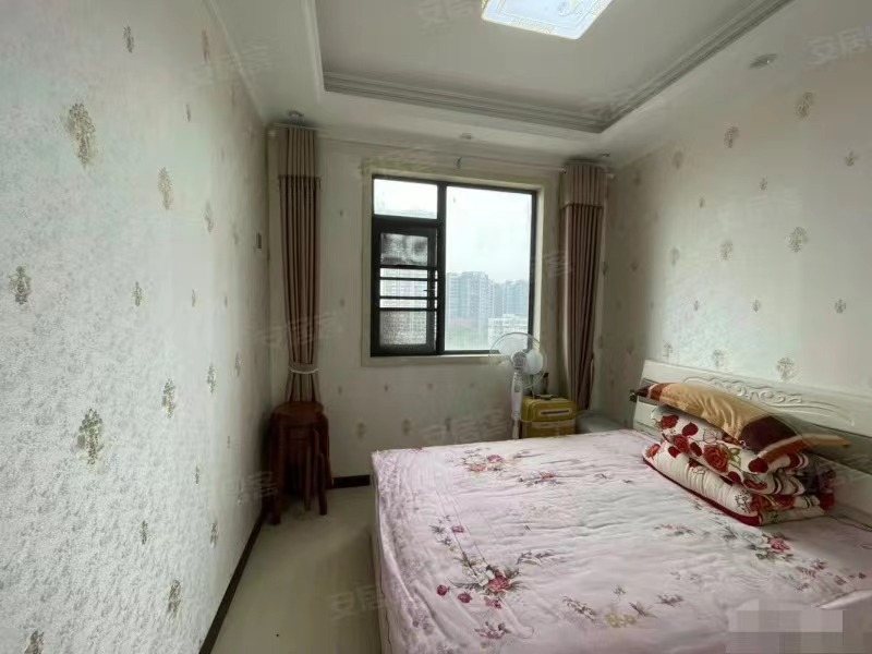 253，急售，抖降10w，仙桃xiao学旁，紫润尚城，精装三房，中间楼层，证满二，成色9.9新