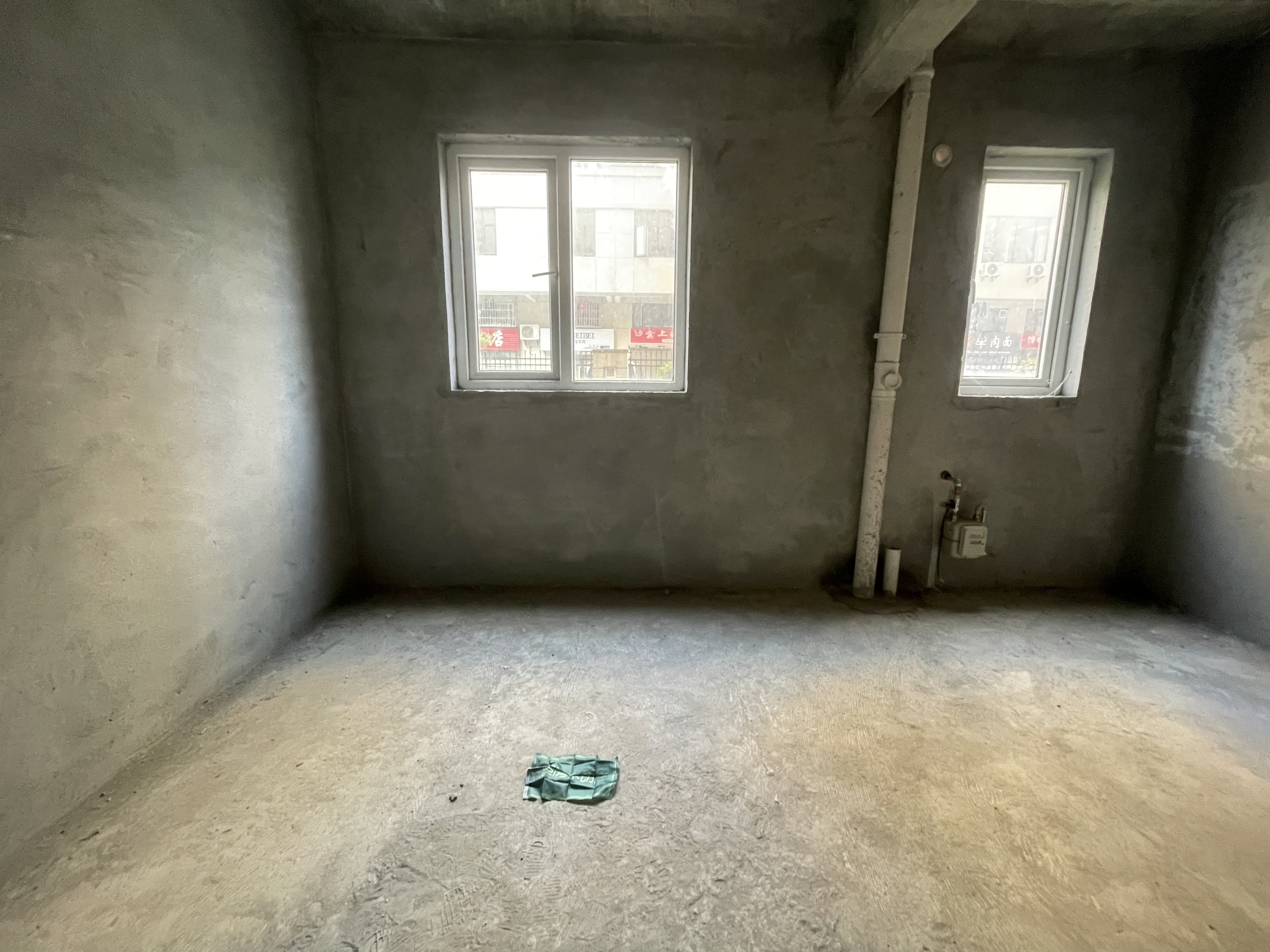 满庭春.配套成熟.楼层好.停电了也不怕.出行方便.看房方便.