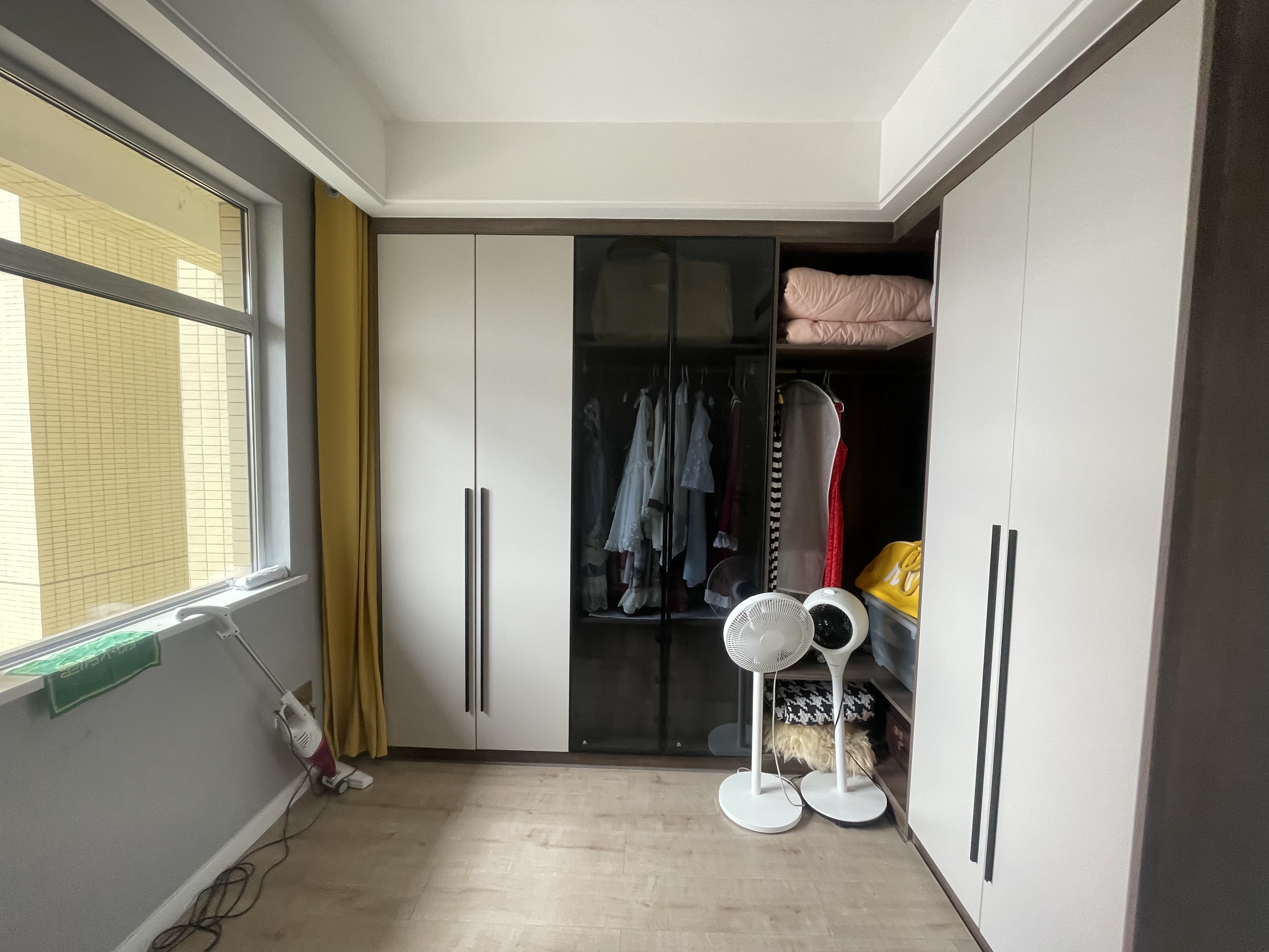 城南领秀城.精装三房.现代风格.边户.视野好采光好.小区绿化环绕.拎包入住