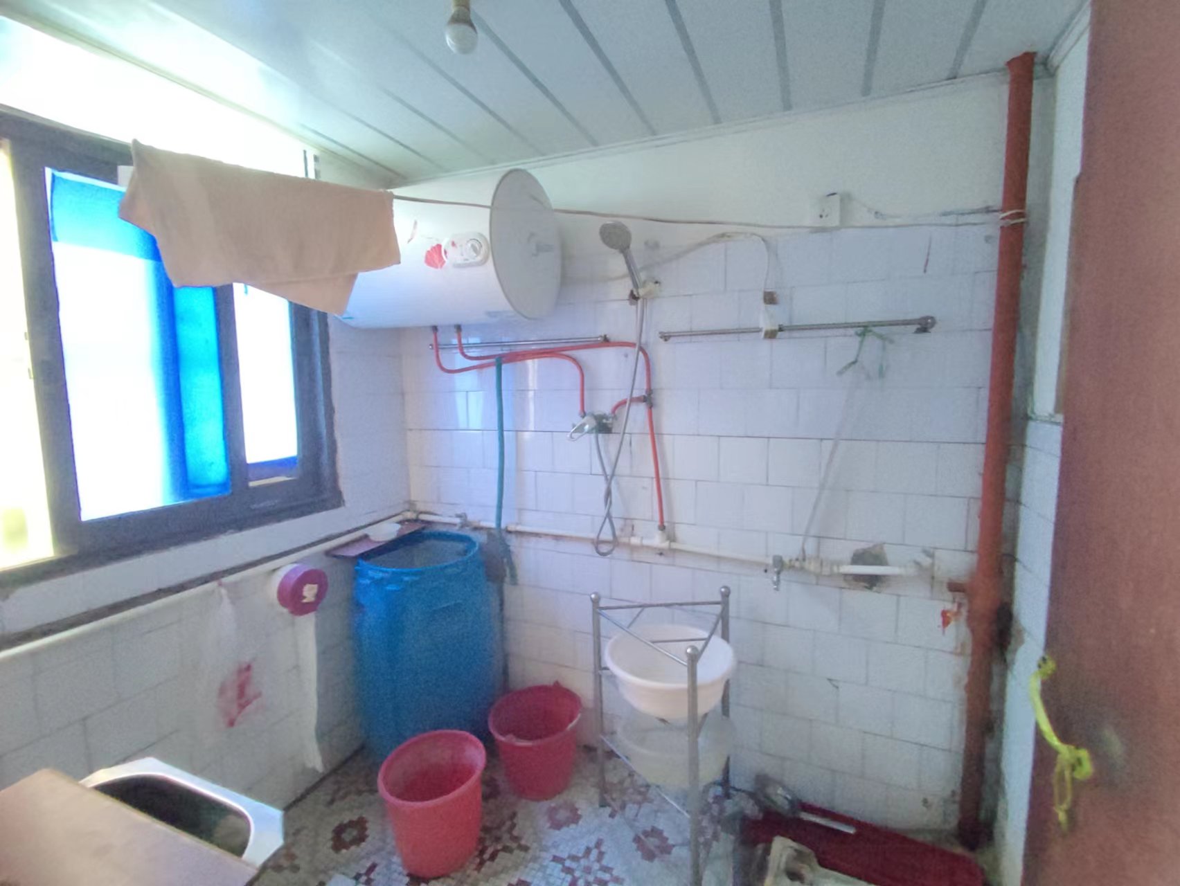 老八中竹货街步梯3楼证件齐全价格可谈急卖