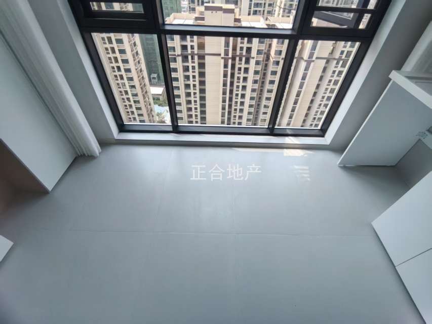 城南新区，蓝天新城，精装3房2卫，好楼层22楼，全新装修，证满2年，送车位