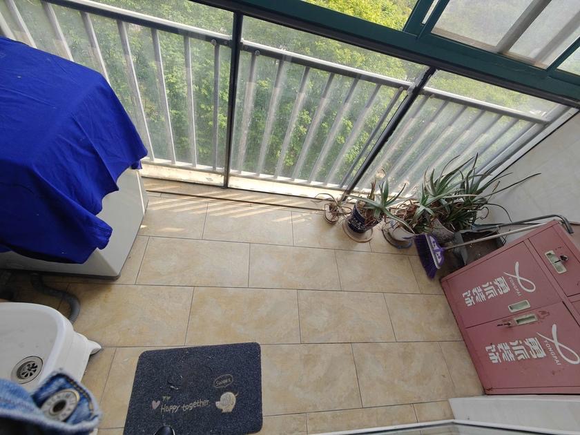 房东亏本出，一中正对面，漫城林语，9成新，看中可谈，速度捡漏