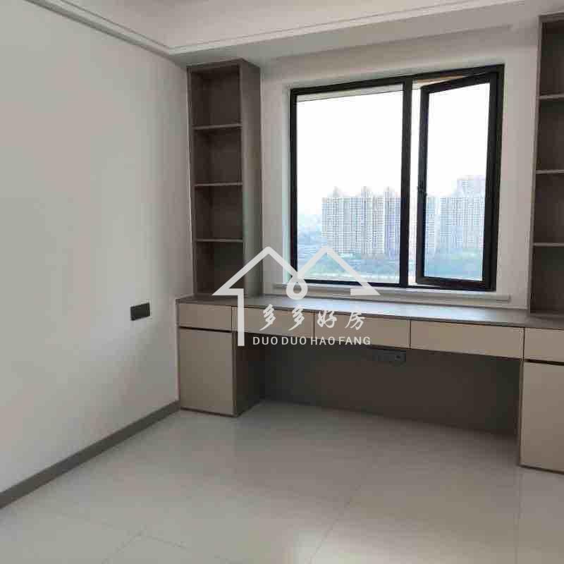 荣怀，全新装修一天未住，中间楼层