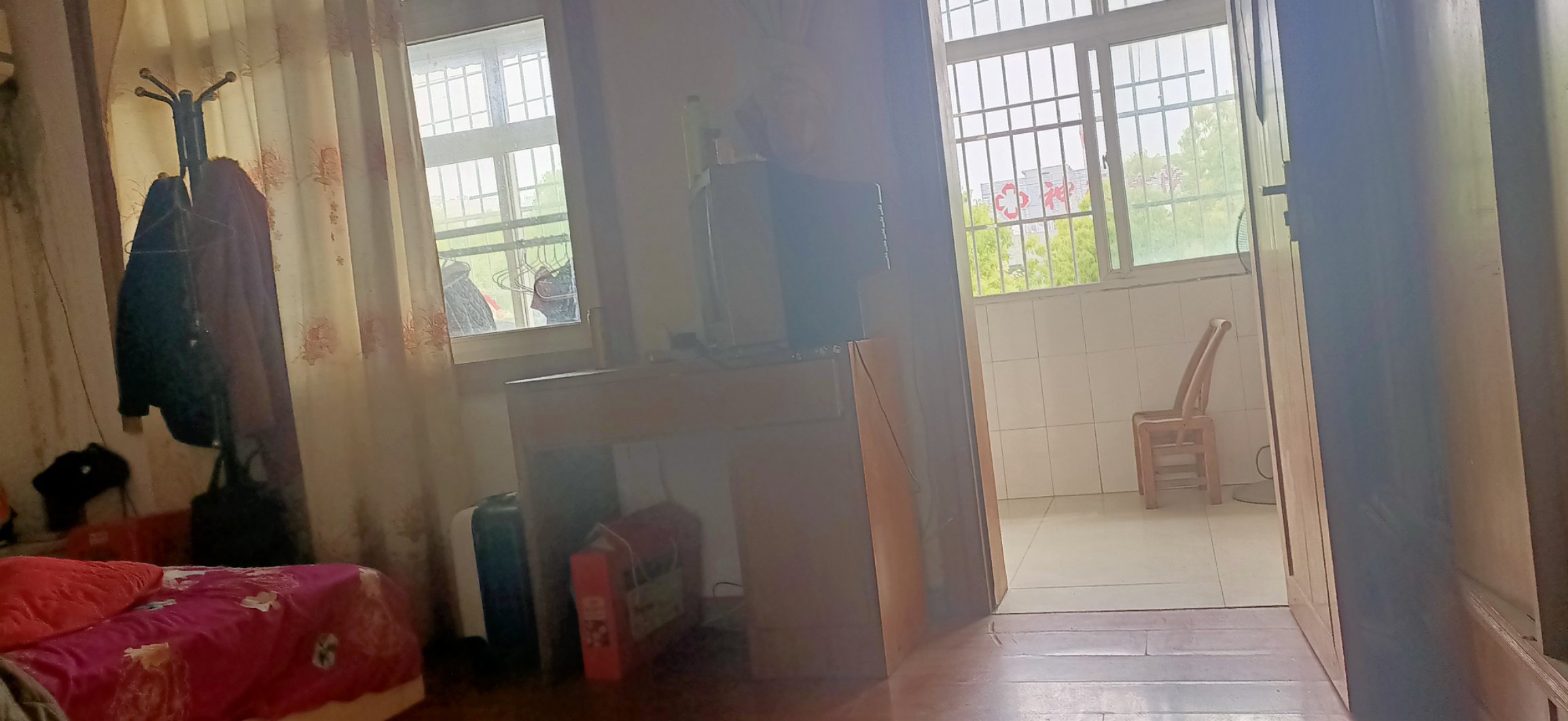 沙嘴菜场旁好楼层108平，三室两厅一卫，南北通透采光好