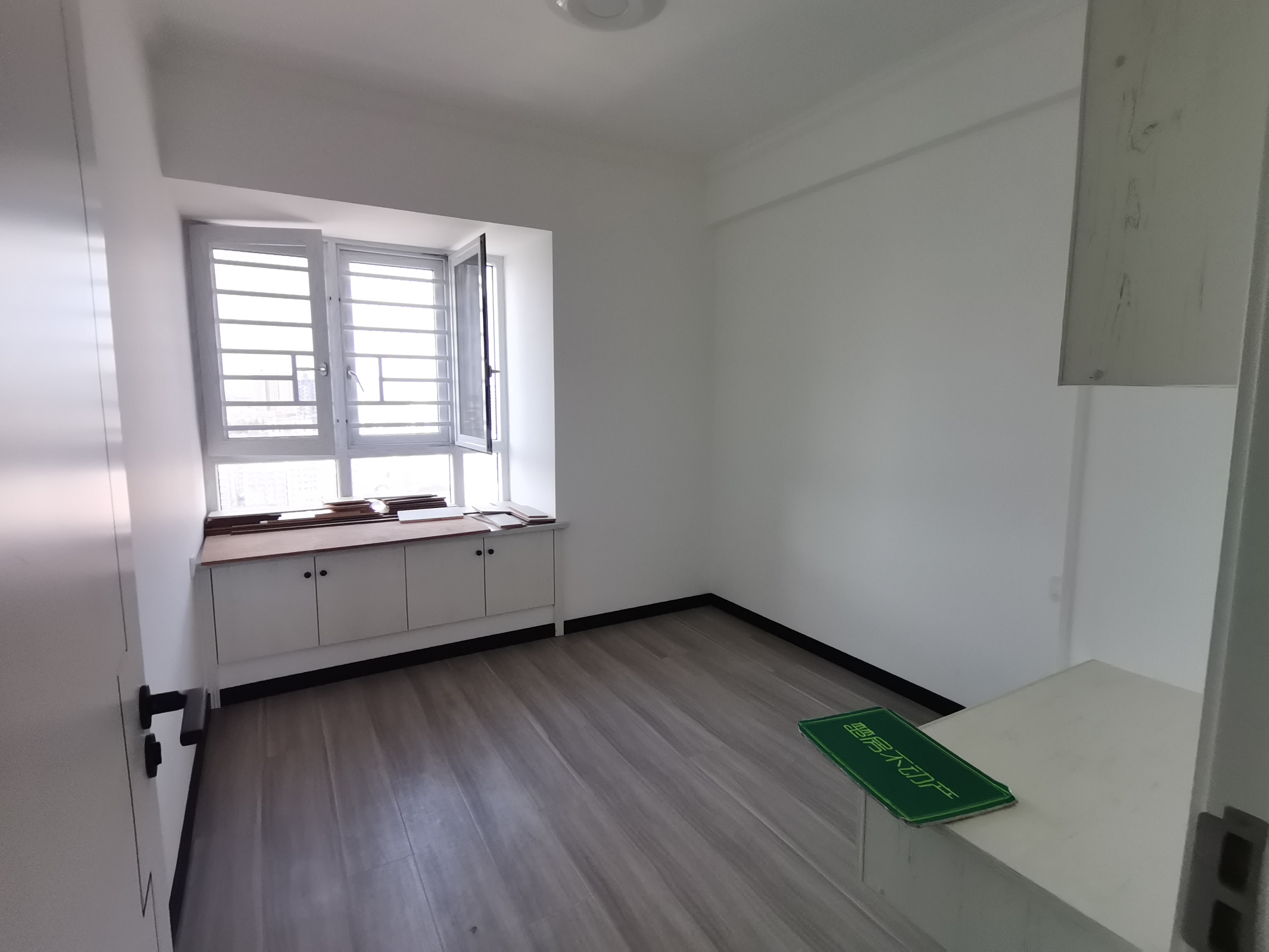 福星城全新装修三房中间楼层户型方正房东诚意出售