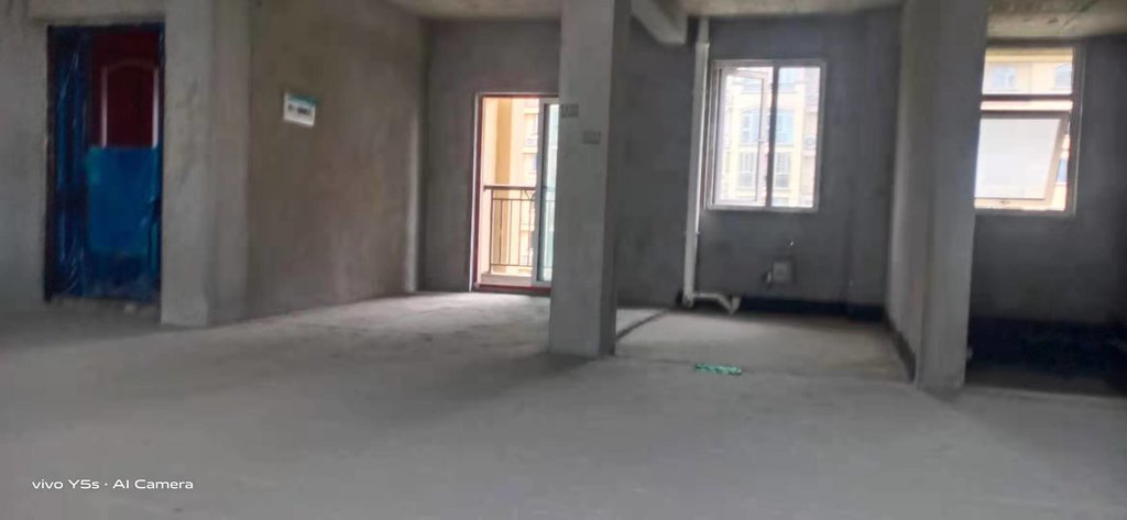 锦绣江山瑞园.毛坯大三房，小区绿植环绕，中间小高层