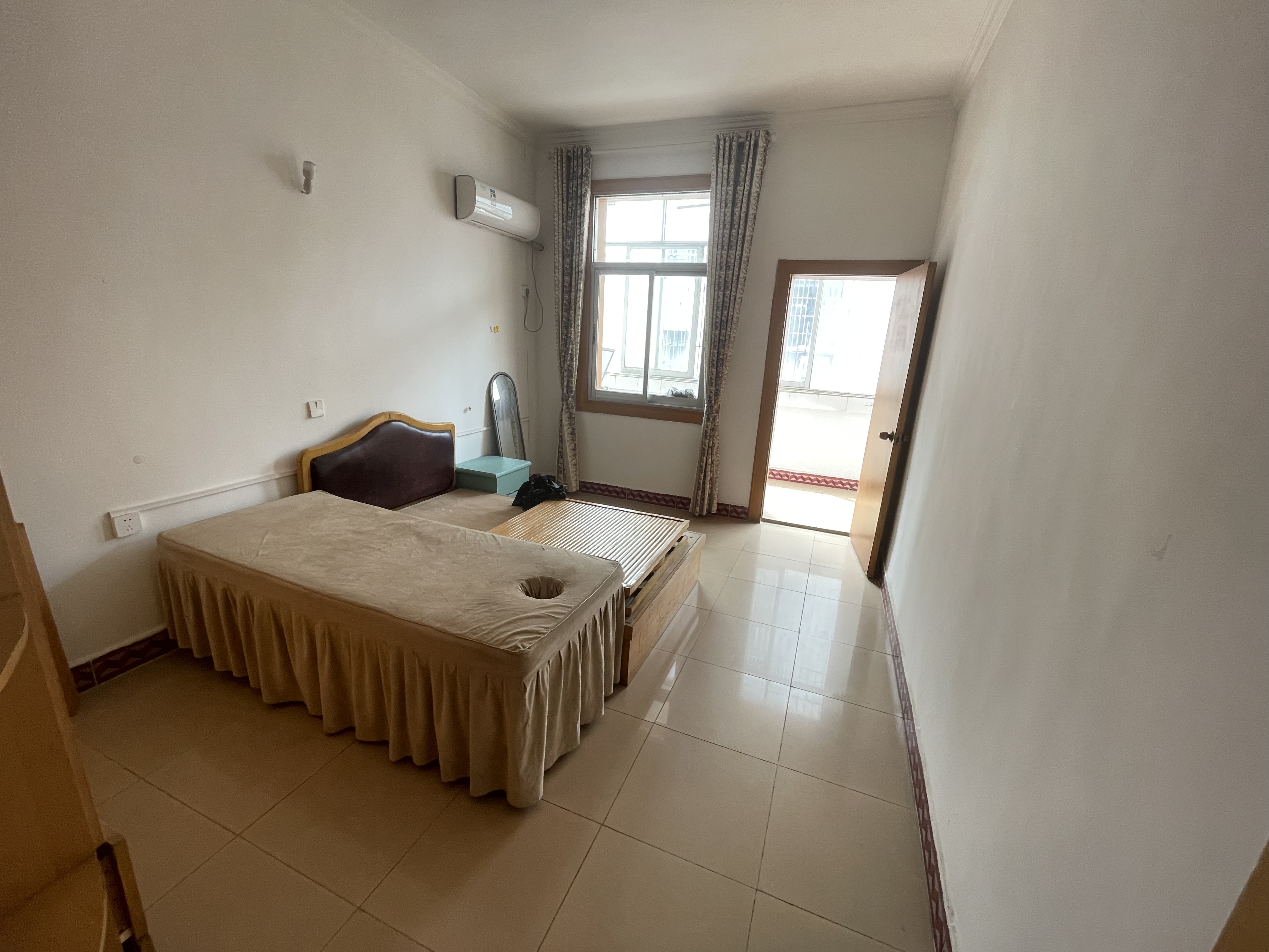 老民政局宿舍老三中巷子三房朝南多大阳台采光好