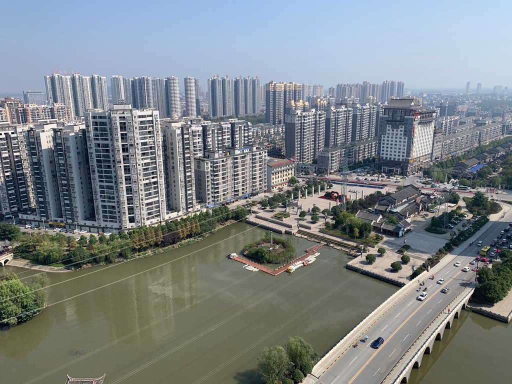 元泰未来城B湖景房3.15层高 观光电梯2梯2户 四阳台设计 城南少有的湖景房 南北通透