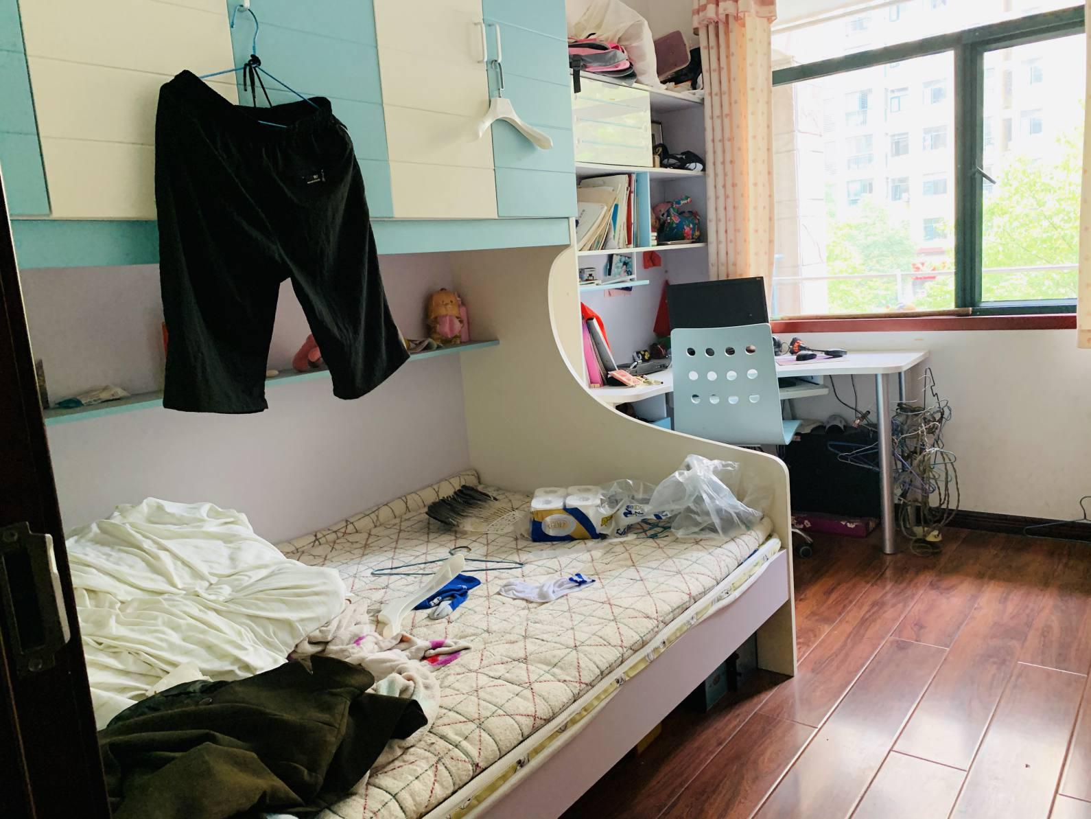 新城一号精装三房，120平，92万，满2