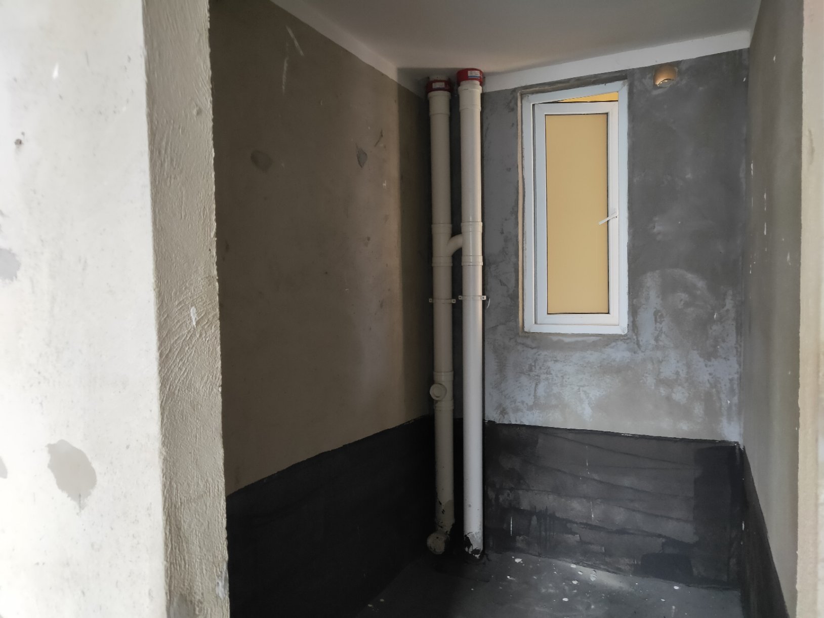 森林国际毛坯3房，契税未交，尾款4万，接受按揭，下楼就是 