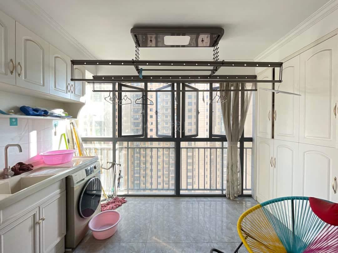 满庭春3室2厅2卫精装修保养完好，家具家电全配拎包即住！